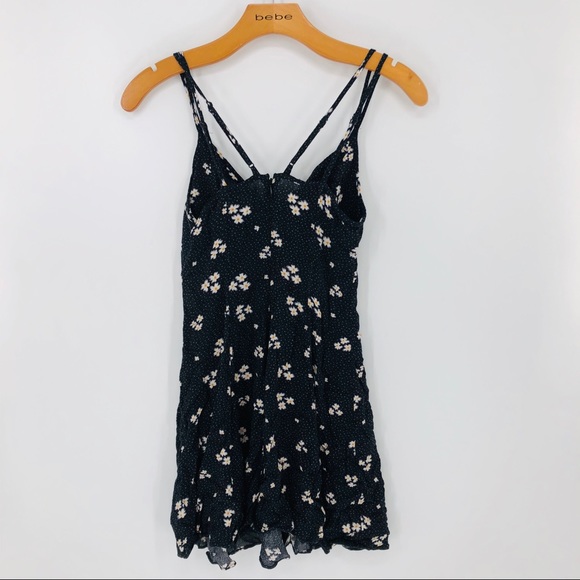 American Eagles Outfitters Daisy Strappy Dress - Picture 10 of 13